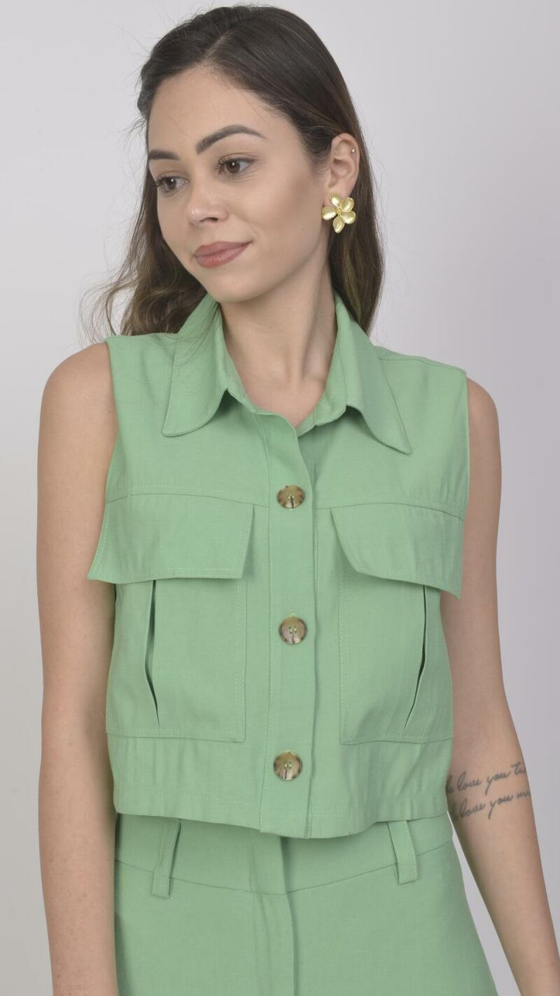 Imagem de Colete de Alfaiataria Feminino Verde com Bolso Frontal e Detalhes Sofisticados